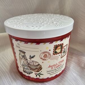 Bath & Body Works Santa's Milk & Cookies Candle - Red and White